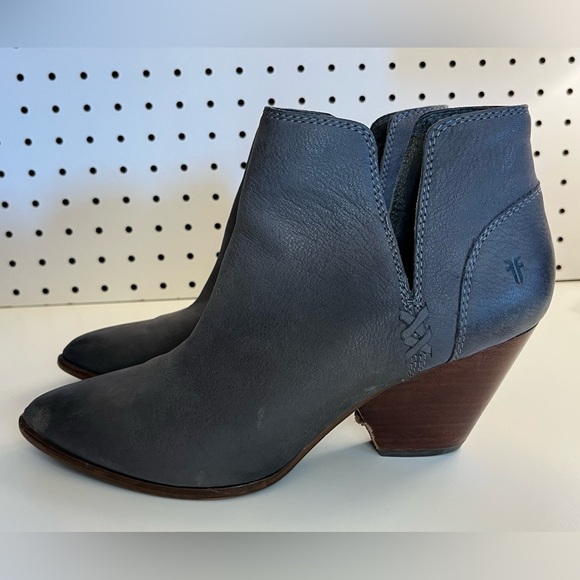 Frye Reina Gray Leather Cut Out Bootie - Picture 5 of 16